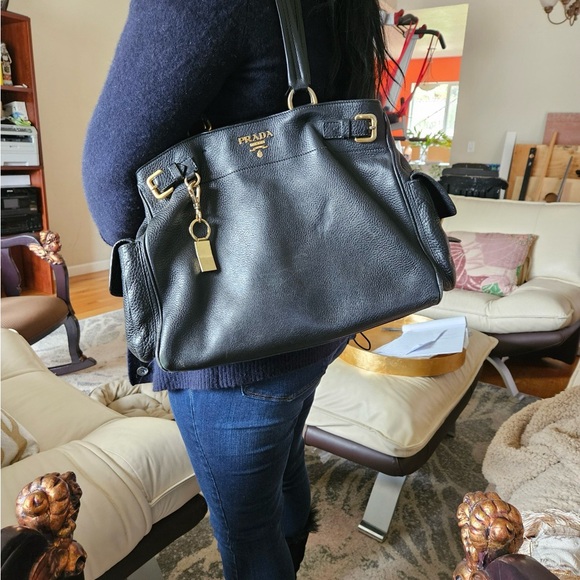 Prada tote-$1100 on another sellers closet - Picture 14 of 15
